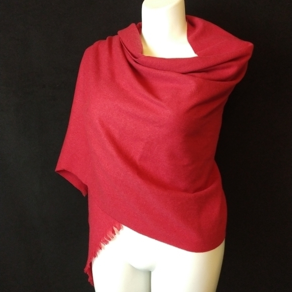 Nicole Miller Wrap - Picture 1 of 4